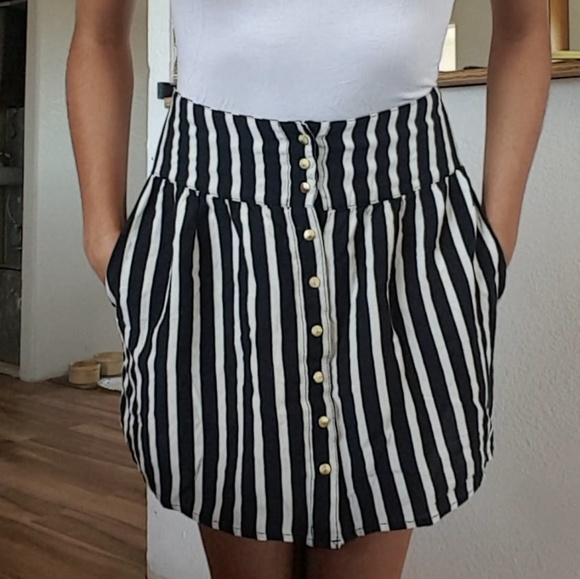 Mini skirt - Picture 3 of 4